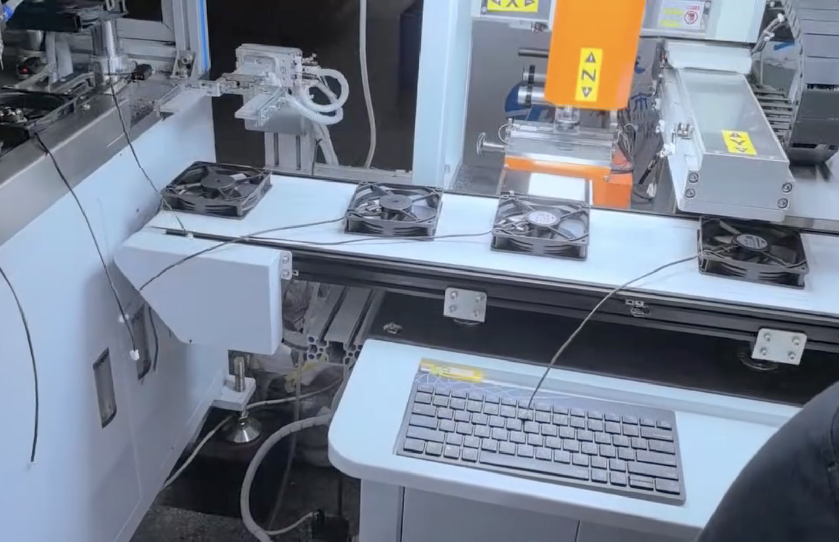 EISKUHL Introduces Automatic Labeling System: Making Cooling Fan Production More Efficient, Accurate, and Intelligent